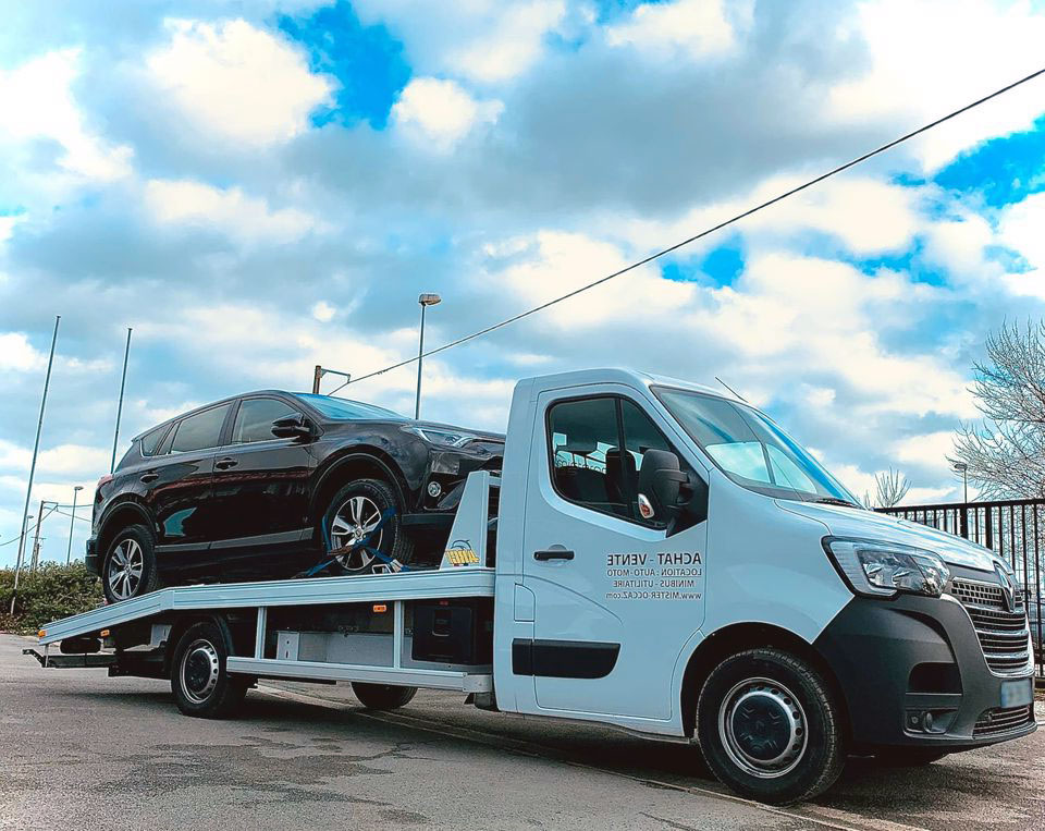 porte véhicule avec une voiture