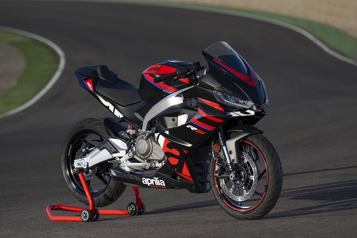 découvrez l'univers de l'aprilia sportive, alliant performance, technologie et design audacieux. plongez dans une expérience de conduite inégalée avec nos modèles conçus pour les passionnés de vitesse et de sensations fortes.