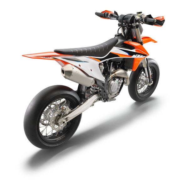 découvrez ktm, la reine incontestée du tout-terrain, qui allie puissance, performance et innovation pour offrir des expériences inoubliables aux amateurs de motocross et d'aventure. plongez dans l'univers des motos ktm et dominez tous les terrains!