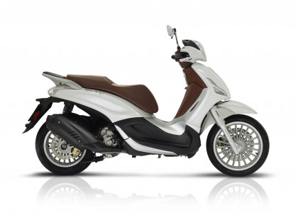 découvrez l'univers unique de piaggio, où chaque trajet devient une expérience. adoptez un style de vie dynamique et audacieux avec nos scooters innovants, alliant performance et design. rejoignez la communauté piaggio et transformez vos déplacements quotidiens en moments de plaisir.