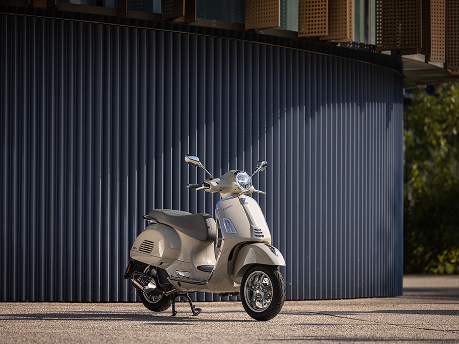 découvrez l'univers unique de piaggio, où le style de vie se mêle à la passion de la mobilité. plongez dans un monde de scooters élégants et innovants, symboles de liberté et d'aventure. adoptez un nouveau mode de vie avec piaggio.