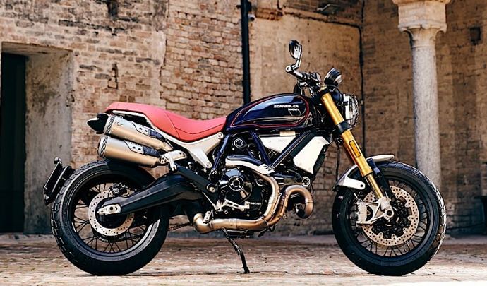 découvrez la ducati scrambler, l'incarnation de la liberté italienne sur deux roues. un mélange parfait de style vintage et de performances modernes, idéale pour les passionnés d'aventure et de sensations. embarquez pour une évasion inoubliable sur les routes.