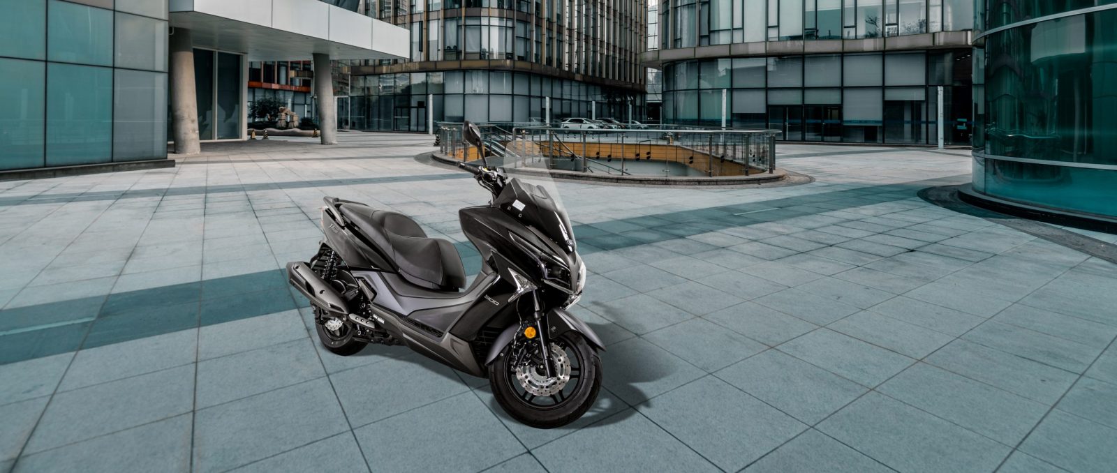 découvrez les scooters kymco, parfaits pour naviguer en ville avec agilité et pour vos escapades du week-end. profitez de la performance, du style et de la praticité de ces véhicules à deux roues, conçus pour répondre à vos besoins quotidiens et vos aventures. évadez-vous avec kymco !