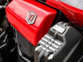 découvrez la moto guzzi, emblème du charme rétro italien. un mélange unique de design classique et de performance moderne qui ravira les amateurs de belles mécaniques. plongez dans l'univers intemporel de cette marque légendaire et ressentez la passion de la route.