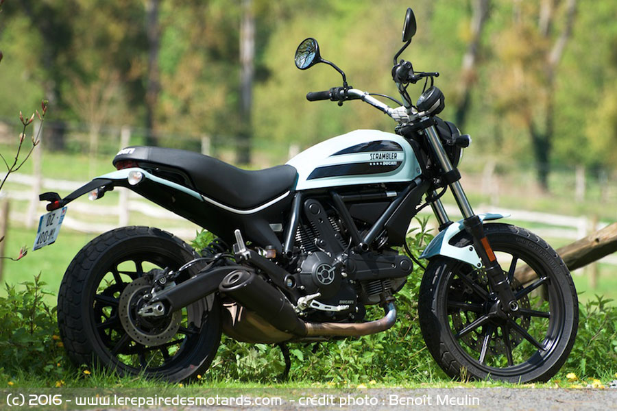 découvrez la ducati scrambler, symbole de la liberté italienne. avec son design audacieux et son esprit aventurier, cette moto combine performance et style pour des escapades inoubliables sur route et hors route.