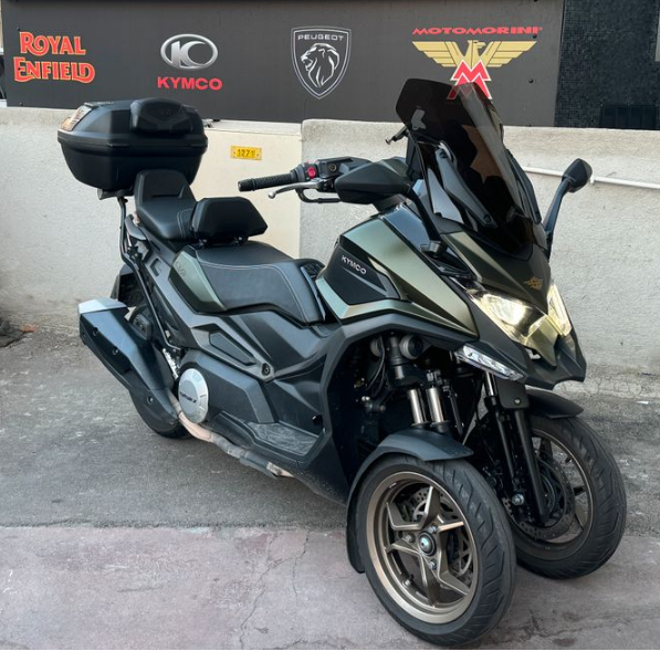 découvrez la kymco, le compagnon idéal pour vos aventures urbaines et vos escapades. alliant confort, style et performance, vivez des moments inoubliables en toute liberté.