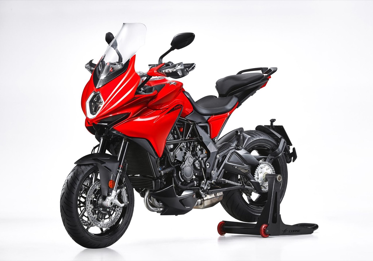 découvrez l'univers exclu de la mv agusta, alliant luxe et vitesse. plongez au cœur de l'ingénierie italienne avec des motos qui allient performance, design raffiné et sensations uniques sur la route. vivez l'expérience ultime de la conduite sportive dans un style inégalé.