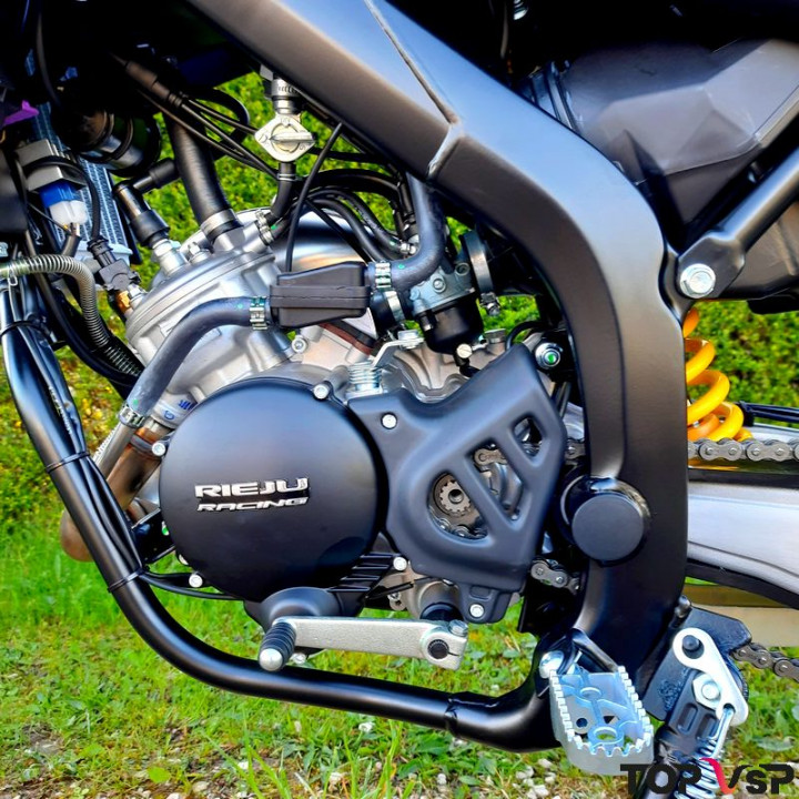 découvrez rieju, la moto espagnole qui fait sensation ! alliant performance, design moderne et artisanat de qualité, rieju se distingue par sa fiabilité et son plaisir de conduite. explorez la gamme de motos rieju et vivez l'expérience unique d'une passion espagnole sur deux roues.