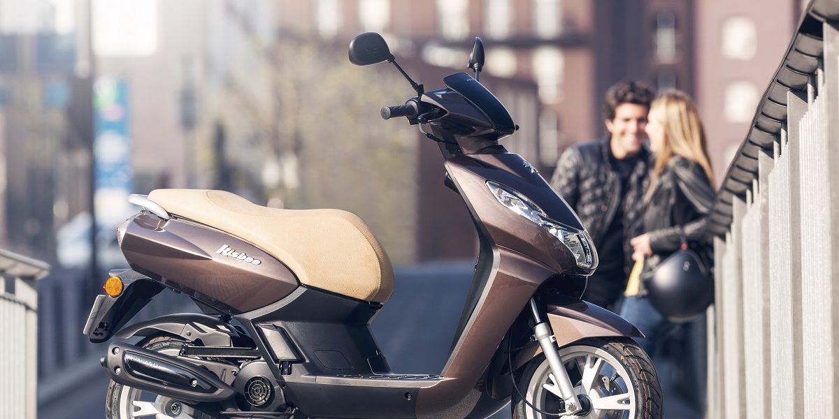 découvrez le scooter urbain, la solution idéale pour vos déplacements en ville. pratique, écologique et économique, il vous permet d'éviter les embouteillages et de profiter pleinement de votre environnement urbain. explorez les modèles, conseils et astuces pour choisir le scooter qui vous correspond le mieux.