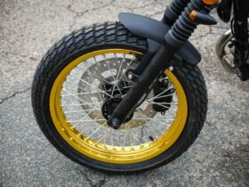 découvrez le mash 500, le café-racer accessible à tous les passionnés de motos. alliant style vintage et performances modernes, ce modèle vous offre une expérience de conduite unique. parfait pour les débutants comme pour les motards aguerris, le mash 500 incarne l'essence du plaisir sur deux roues.