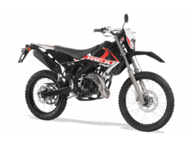 découvrez la rieju mrt, une moto légère idéale pour explorer les chemins. performante et maniable, elle vous garantit des aventures inoubliables tout en offrant un excellent rapport qualité-prix.