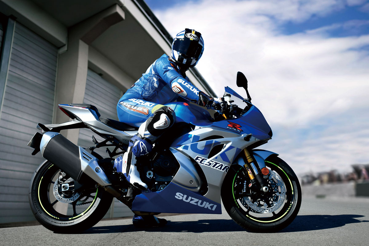 découvrez la suzuki gsx-r, une moto sportive qui allie performance, agilité et design moderne. avec son moteur puissant et son châssis léger, la gsx-r offre une expérience de conduite inégalée sur route et sur circuit. préparez-vous à vivre des sensations fortes!