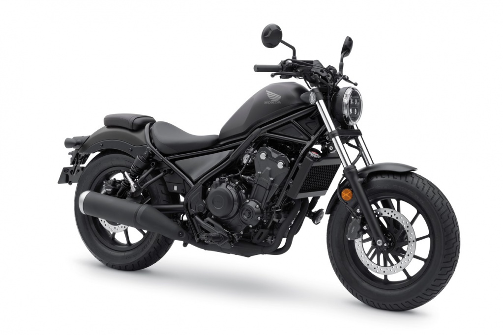 découvrez la honda rebel, la moto idéale pour débuter ! avec son design compact et son moteur accessible, elle offre une expérience de conduite sûre et agréable pour les novices. apprenez à maîtriser la route avec style et confiance grâce à la honda rebel.