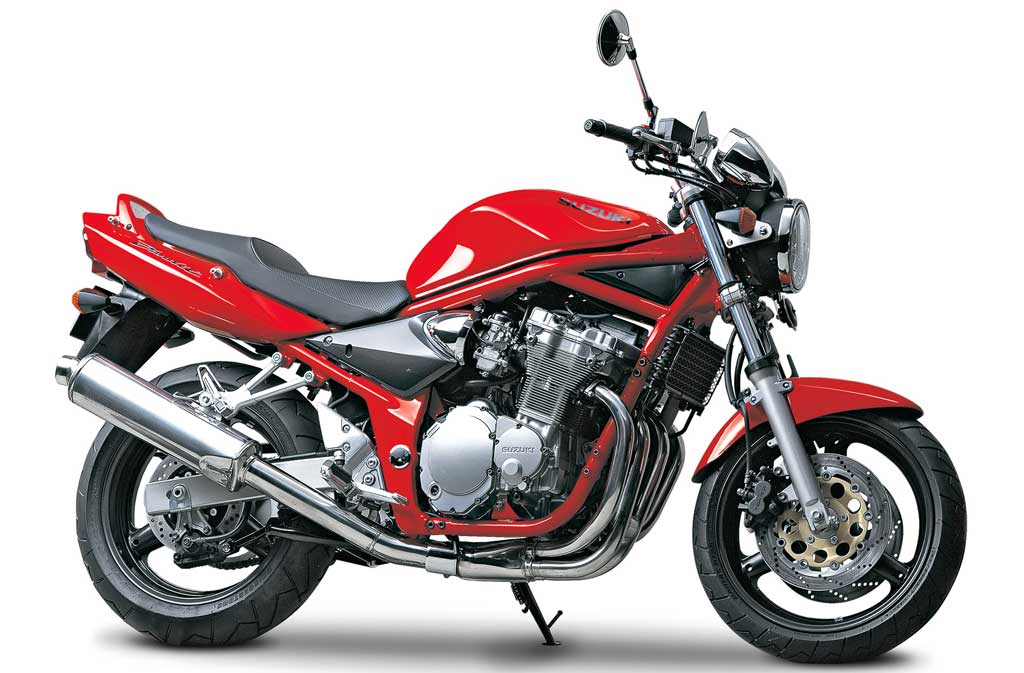 découvrez la suzuki bandit roadster, une moto alliant puissance et agilité. avec son design intemporel et son moteur performant, elle est parfaite pour les amateurs de sensations fortes sur route. parfaite pour les trajets quotidiens ou les balades du week-end, la bandit roadster vous offre une expérience de conduite inégalée.
