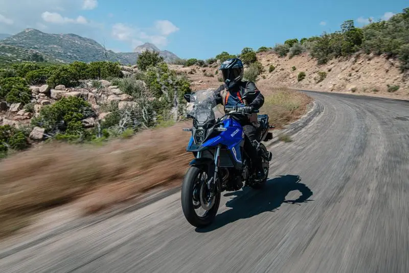 découvrez l'univers des aventures à deux roues avec v-strom voyages, votre guide ultime pour explorer des destinations incroyables, des conseils pratiques, et des récits inspirants pour les passionnés de moto et de voyage.