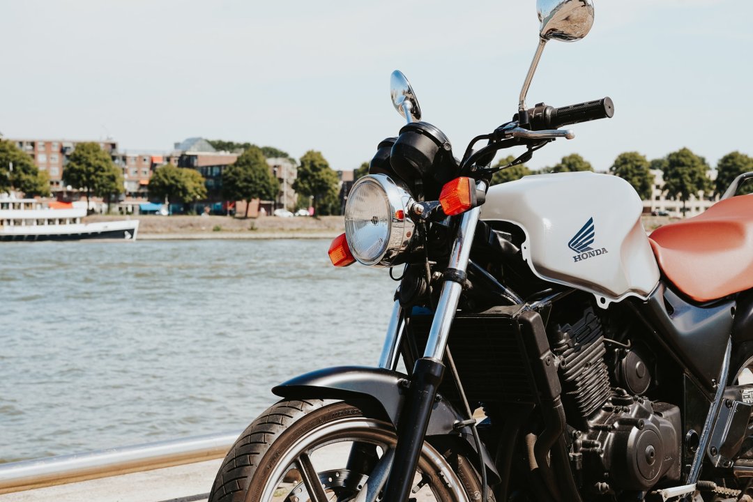 découvrez le luxe américain à travers notre sélection exclusive de motos. alliant performance, style et innovation, ces véhicules représentent le summum de l'ingénierie et du design. plongez dans l'univers des deux-roues haut de gamme et vivez une expérience de conduite inégalée.