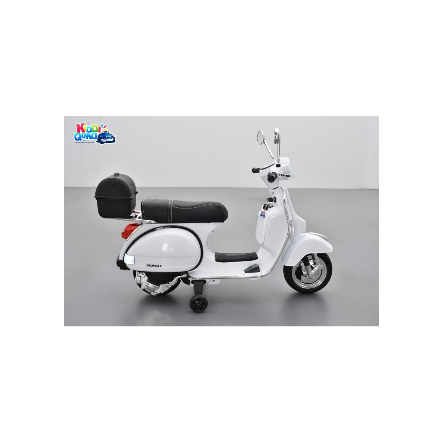 découvrez le scooter rétro sensation, alliant vintage et modernité pour une expérience de conduite unique. éveillez votre passion pour les deux-roues avec son design emblématique et ses performances optimales. parfait pour les balades en ville ou les escapades sur route, ce scooter vous offre un style inimitable et une aventure mémorable.