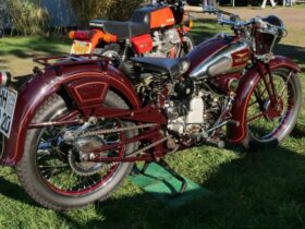 découvrez la moto guzzi eldorado, un symbole d'élégance et de style classique. avec son design intemporel et ses performances exceptionnelles, cette moto incarne la passion italienne pour la route. parfaite pour ceux qui recherchent à allier confort et aventure, l'eldorado transforme chaque trajet en une expérience inoubliable.