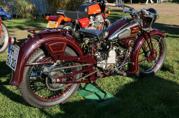 découvrez la moto guzzi eldorado, un symbole d'élégance et de style classique. avec son design intemporel et ses performances exceptionnelles, cette moto incarne la passion italienne pour la route. parfaite pour ceux qui recherchent à allier confort et aventure, l'eldorado transforme chaque trajet en une expérience inoubliable.