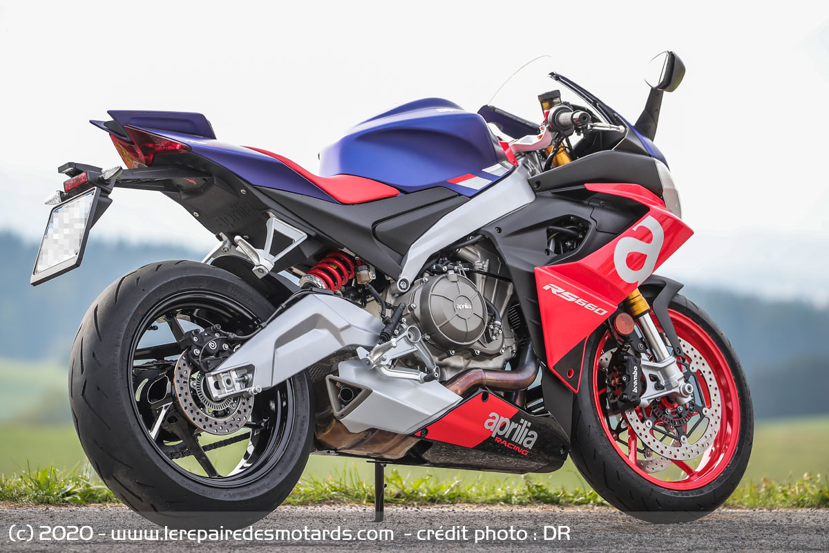 découvrez l'aprilia rs 660, la sportive idéale pour les jeunes amateurs de sensations fortes. alliant performance, design moderne et technologie avancée, cette moto offre une expérience de conduite inégalée sur route comme sur circuit.