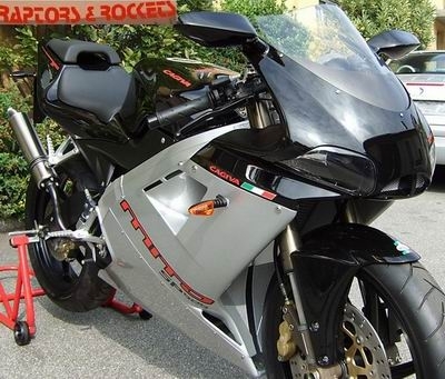 découvrez la cagiva mito, la légendaire sportive italienne qui allie performance et design audacieux. idéale pour les passionnés de moto, elle offre une expérience de conduite inégalée sur routes et circuits.