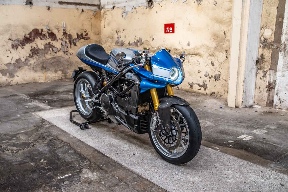 découvrez la ducati 848, une sportive alliant élégance et performance. avec son design raffiné et son moteur puissant, elle offre une expérience de conduite inégalée sur route comme sur circuit.
