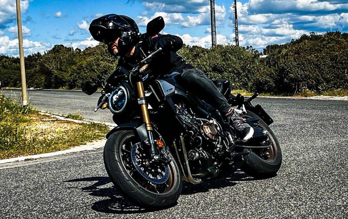 découvrez la honda cb650, une moto qui allie performance et polyvalence. que ce soit pour la ville ou la route, elle offre une expérience de conduite exceptionnelle, alliant puissance, confort et maniabilité.