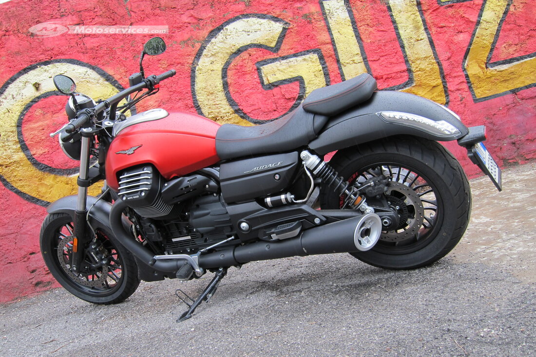 découvrez la moto guzzi eldorado, symbole d'élégance et de puissance sur deux roues. avec son design intemporel et ses performances exceptionnelles, cette moto allie confort et style pour des balades inoubliables. plongez dans l'univers raffiné de l'eldorado et laissez-vous séduire par son allure unique.
