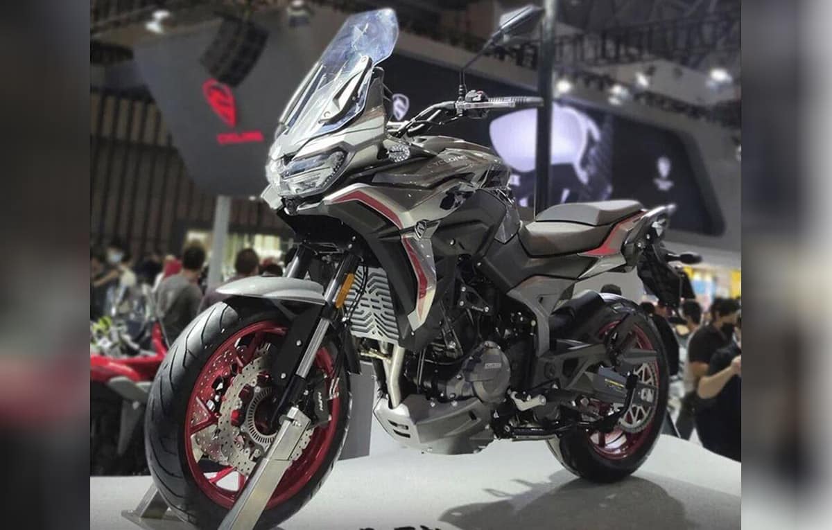 découvrez le zongshen rx, la moto conçue pour les aventuriers en quête de sensations fortes. performante et robuste, elle vous accompagnera sur tous les terrains, garantissant une expérience de conduite inoubliable. préparez-vous à explorer le monde avec style et confiance.