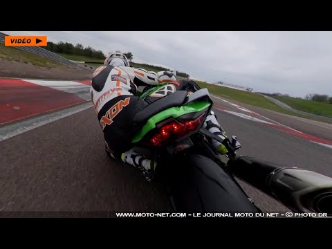 découvrez la kawasaki zx-10r, la référence des motos de course. avec son design agressif et sa puissance redoutable, elle s'impose comme le prédateur des circuits, offrant des performances inégalées pour les amateurs de sensations fortes.