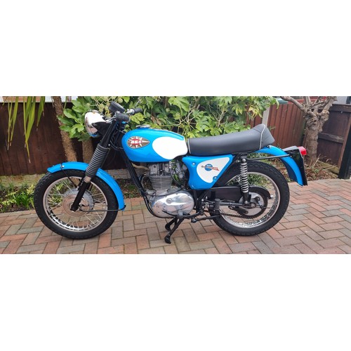 découvrez le bsa starfire, une moto vintage emblématique alliant performance et style rétro. apprenez-en davantage sur ses caractéristiques, son héritage et pourquoi elle fascine les passionnés de moto à travers le monde.